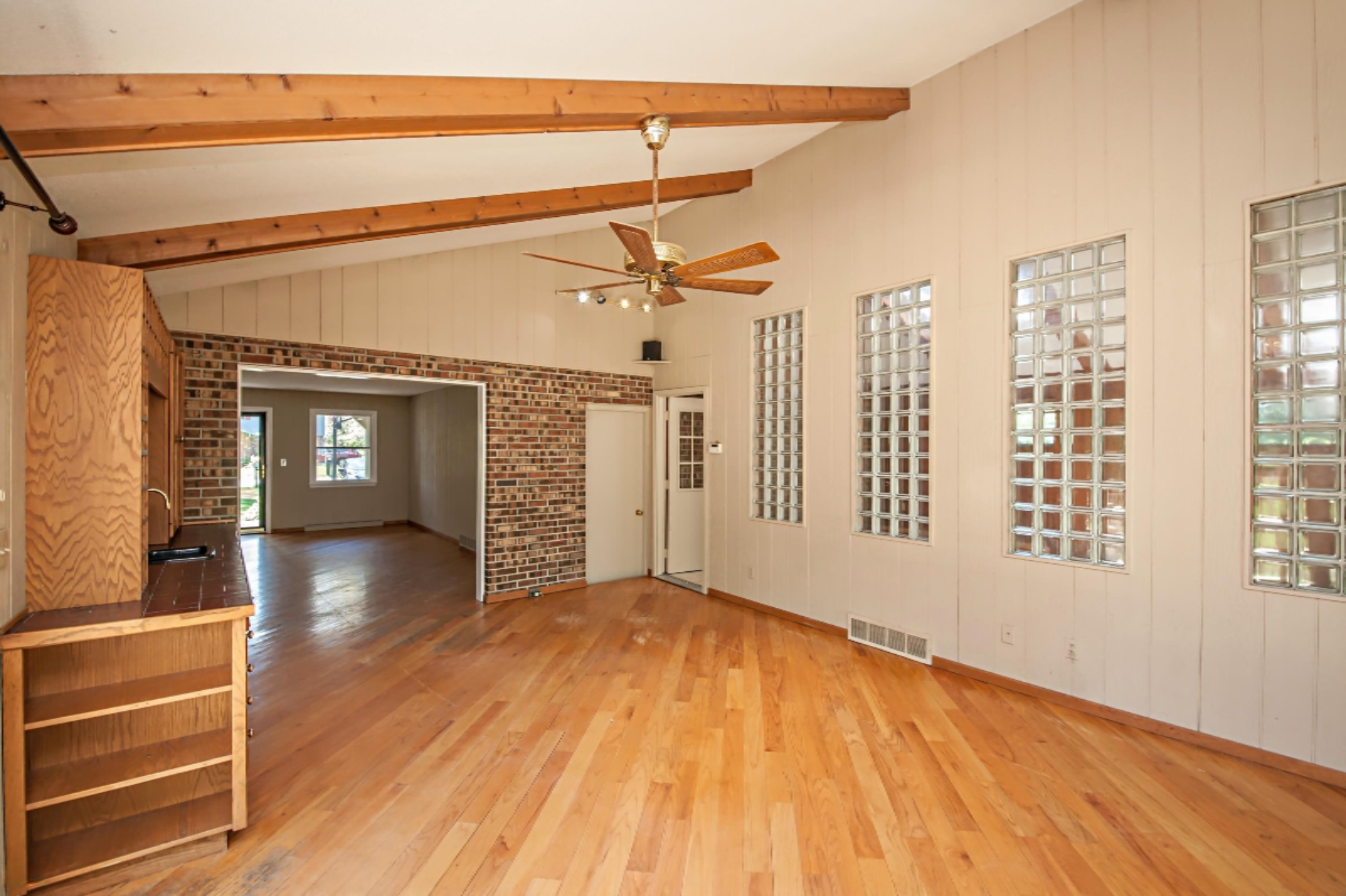 885 Oakridge Road St. Joseph, MI 49085 - Photo 8 of 34 DSC05878_pe