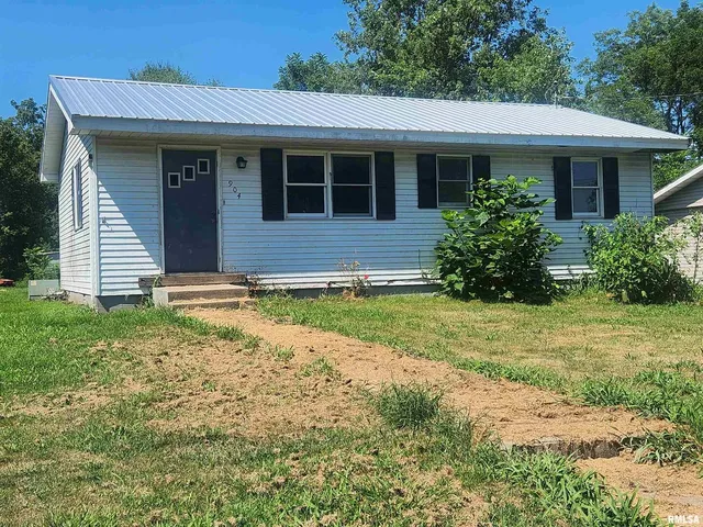$29,900 | 904 East Poplar Street, Du Quoin, IL 62832