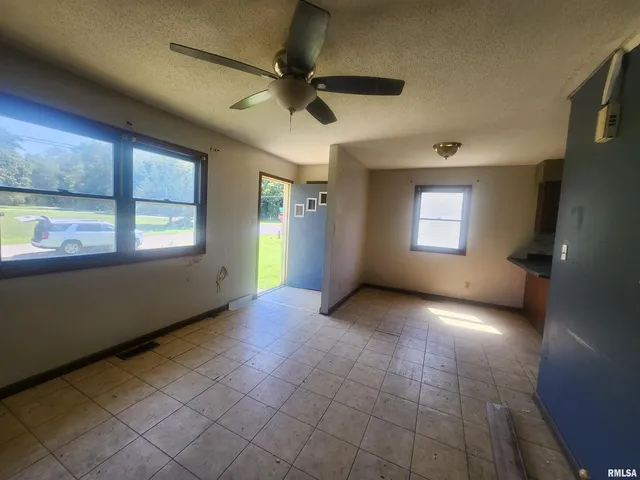 $29,900 | 904 East Poplar Street, Du Quoin, IL 62832