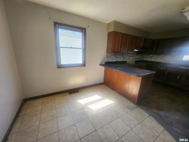 $29,900 | 904 East Poplar Street, Du Quoin, IL 62832