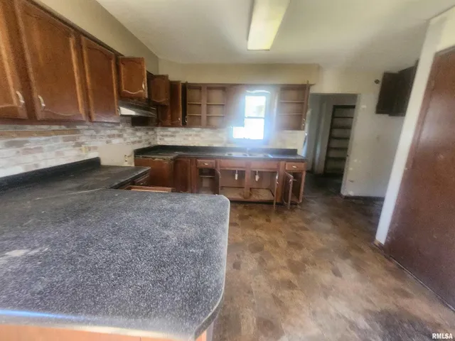 $29,900 | 904 East Poplar Street, Du Quoin, IL 62832