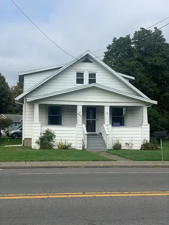 $900 | 800 Broadway Street, Southport, NY 14904