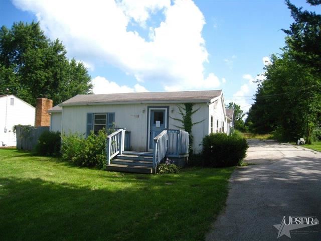 2112 Maples Road Fort Wayne, IN 46816 - Photo 1 of 10