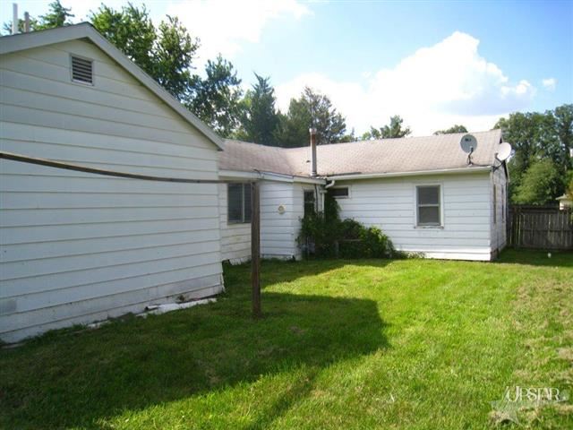 2112 Maples Road Fort Wayne, IN 46816 - Photo 4 of 10