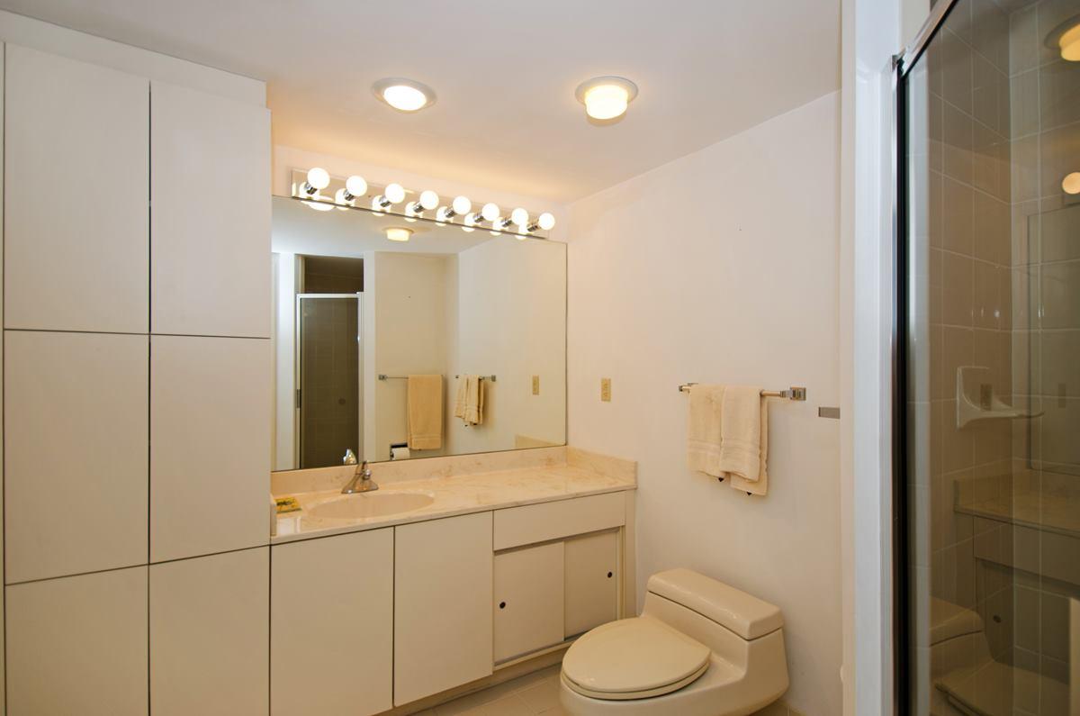 100 Southeast 5th Avenue, Unit 315 Boca Raton, FL 33432 - Photo 4 of 12 bathroom_1200.jpg