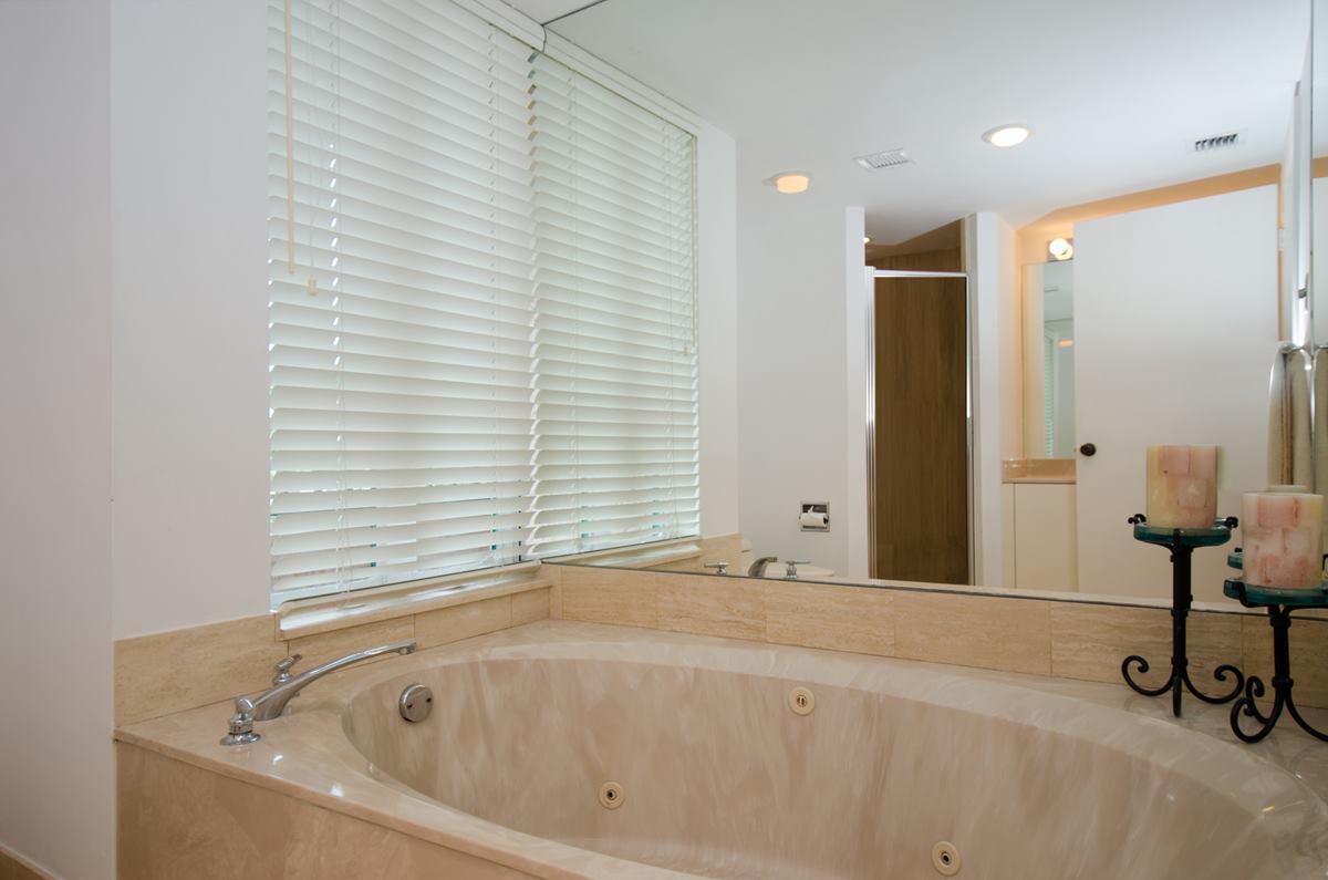 100 Southeast 5th Avenue, Unit 315 Boca Raton, FL 33432 - Photo 10 of 12 masterbathroom_1200.jpg