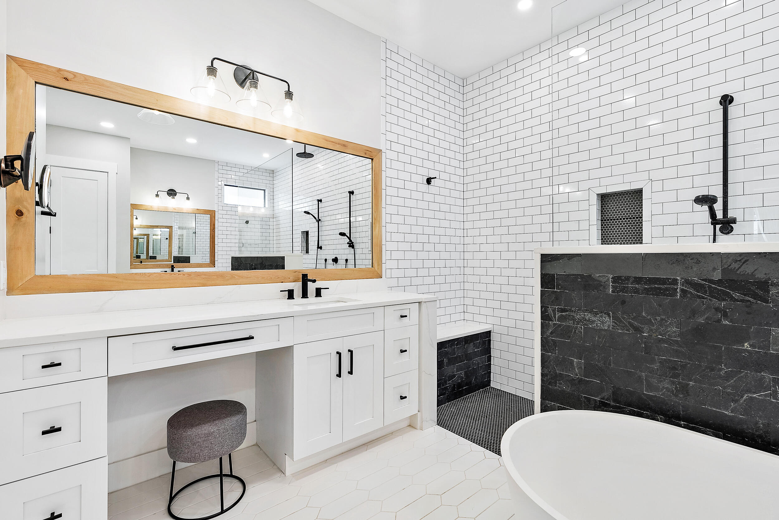 18764 Southeast Jupiter River Drive Jupiter, FL 33458 - Photo 43 of 67 Primary Bath