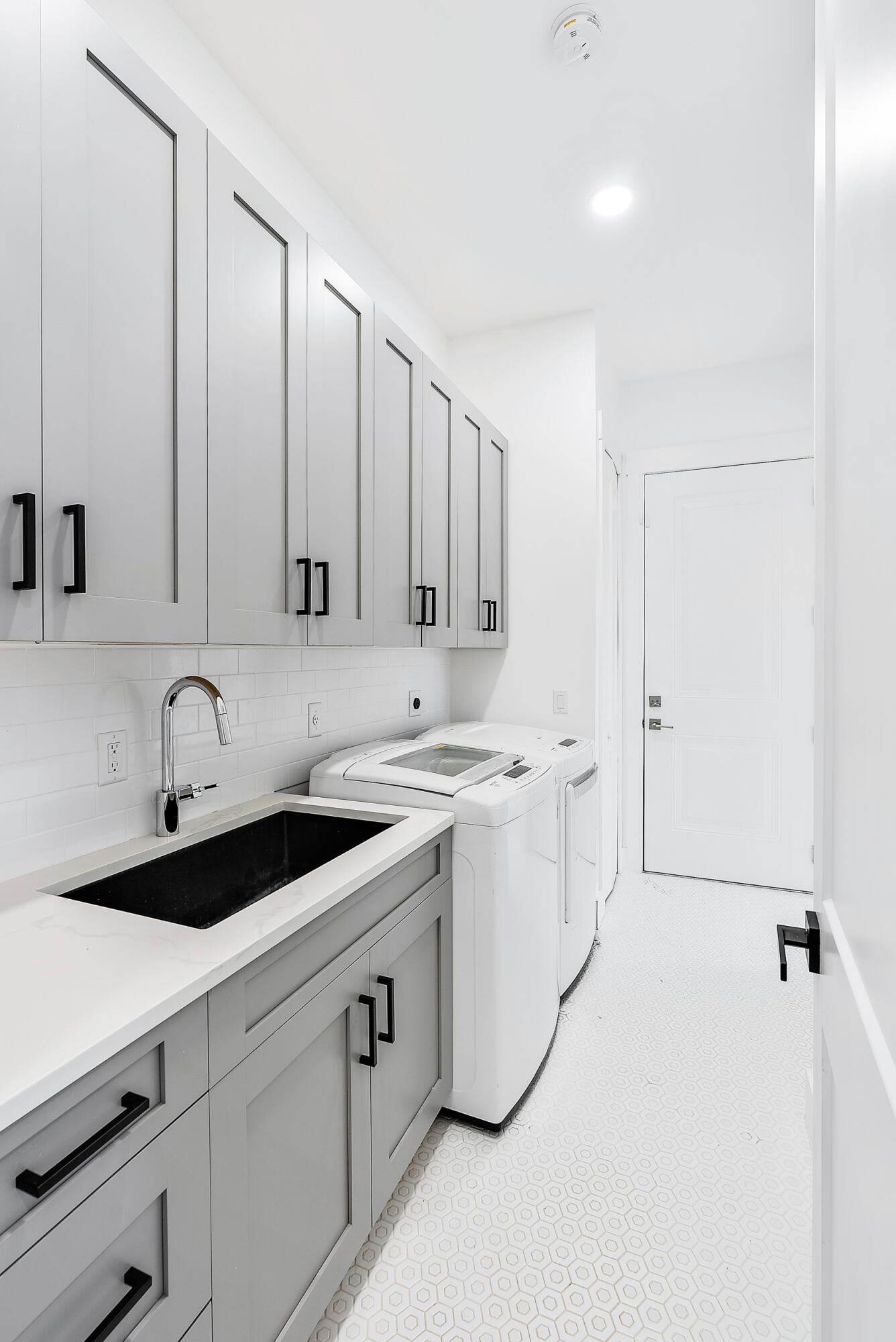 18764 Southeast Jupiter River Drive Jupiter, FL 33458 - Photo 46 of 67 Laundry Room - First Floor