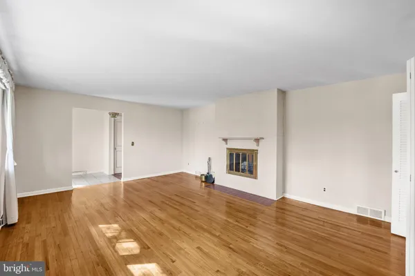 $610,000 | 105 Vernon Lane, Yardley, PA 19067