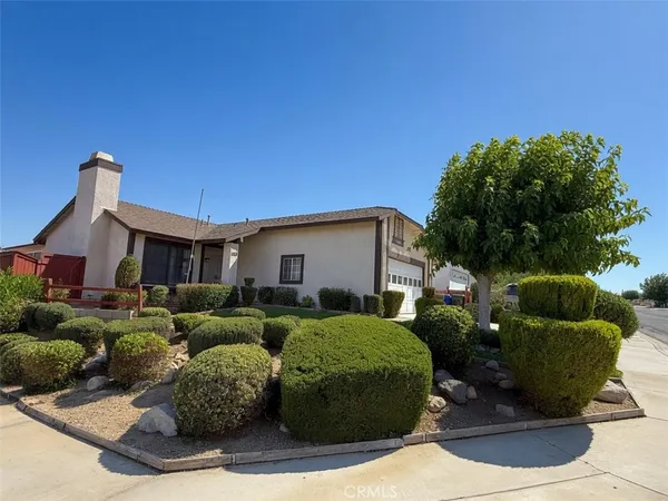 $2,197 | 16893 Glennaire Avenue, Victorville, CA 92395