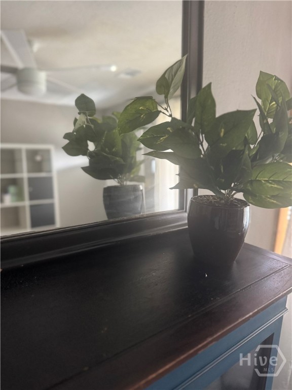 634 Kline Street Savannah, GA 31415 - Photo 5 of 28 Sitting Room 1