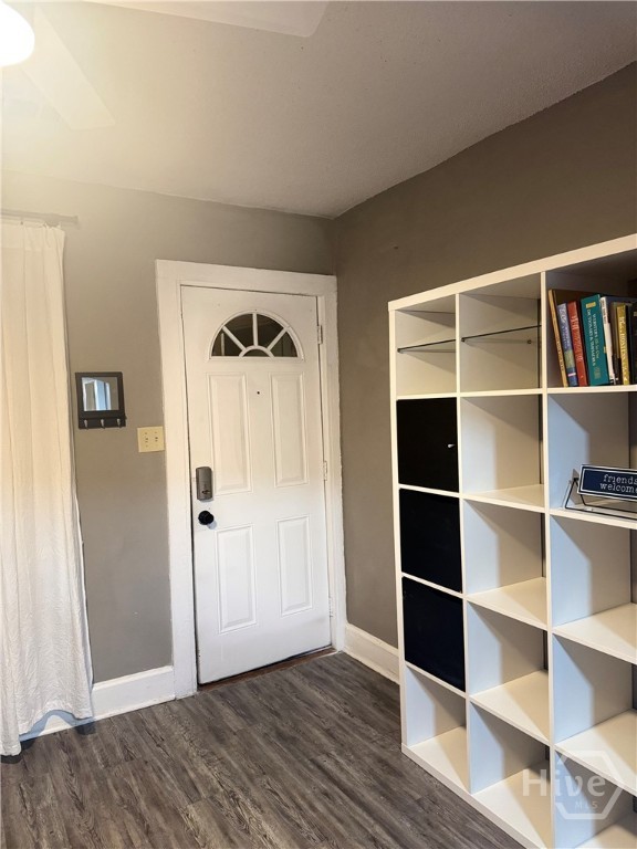 634 Kline Street Savannah, GA 31415 - Photo 6 of 28 Sitting Room 1.1