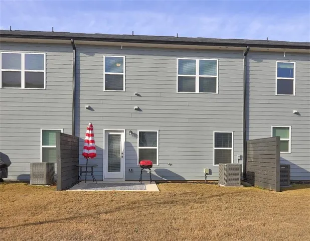 a view of a house with street