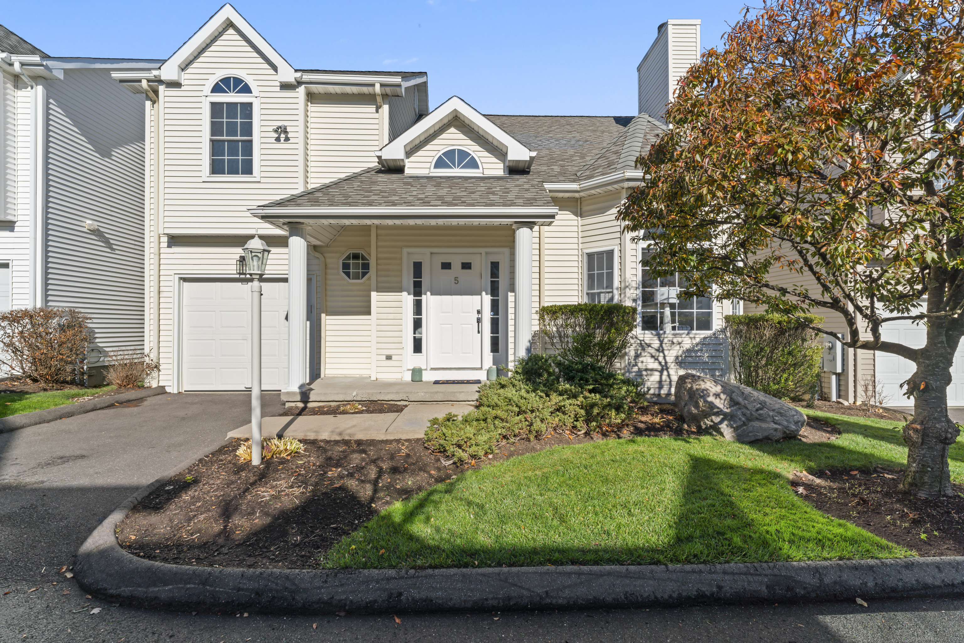 168 Colonial Road, Unit 5 Stamford, CT 06906 - Photo 1 of 1