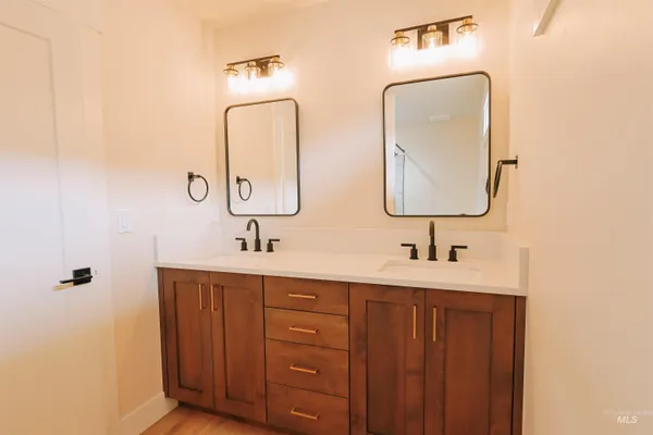 $549,000 | 10 North Crk Way, Cascade, ID 83611