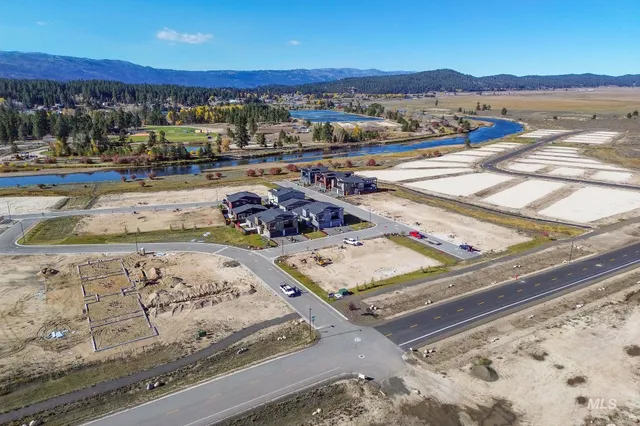 $549,000 | 10 North Crk Way, Cascade, ID 83611