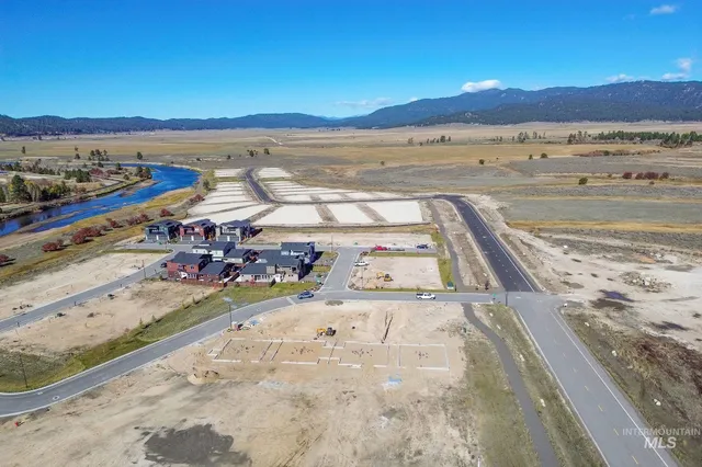 $549,000 | 10 North Crk Way, Cascade, ID 83611