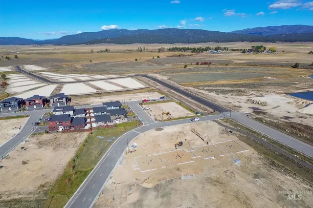 $549,000 | 10 North Crk Way, Cascade, ID 83611