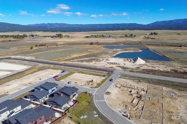 $549,000 | 10 North Crk Way, Cascade, ID 83611