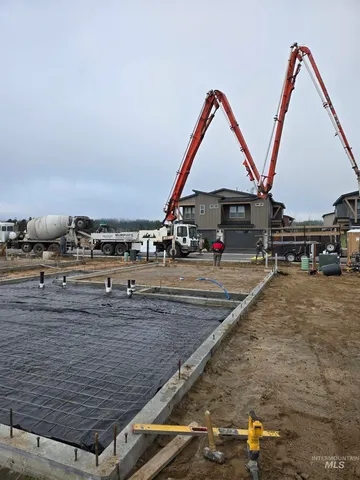 $549,000 | 10 North Crk Way, Cascade, ID 83611