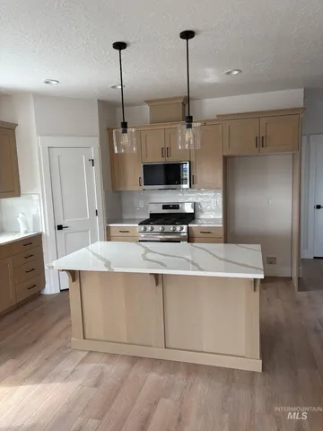 $549,000 | 10 North Crk Way, Cascade, ID 83611