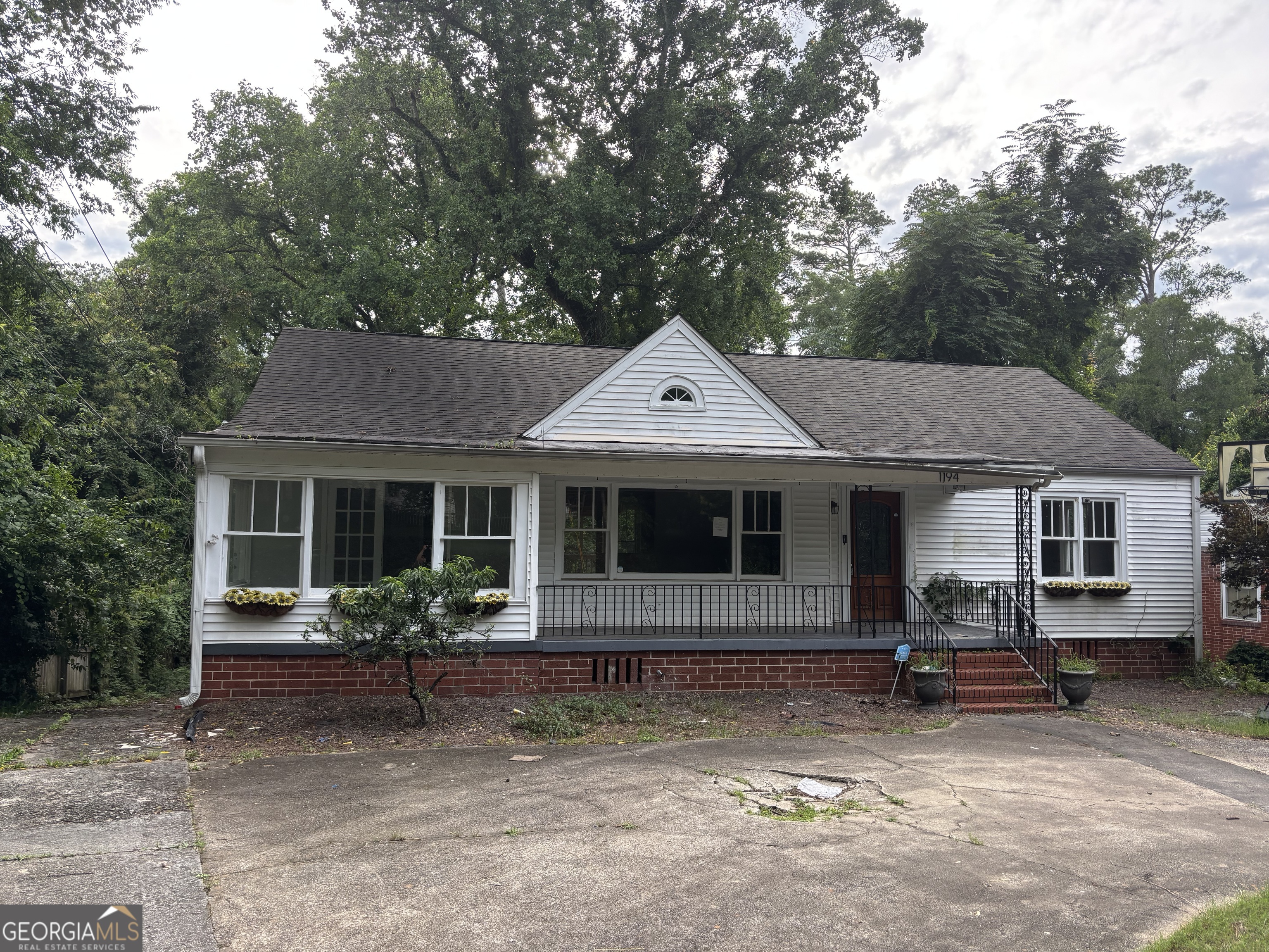 1194 Briarcliff Road Macon, GA 31211 - Photo 1 of 37