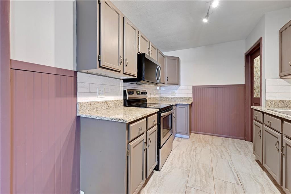 9715 Holmes Road Kansas City, MO 64131 - Photo 12 of 26