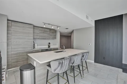 $1,895,000 | 650 Northeast 32nd Street, Unit 3901, Miami, FL 33137