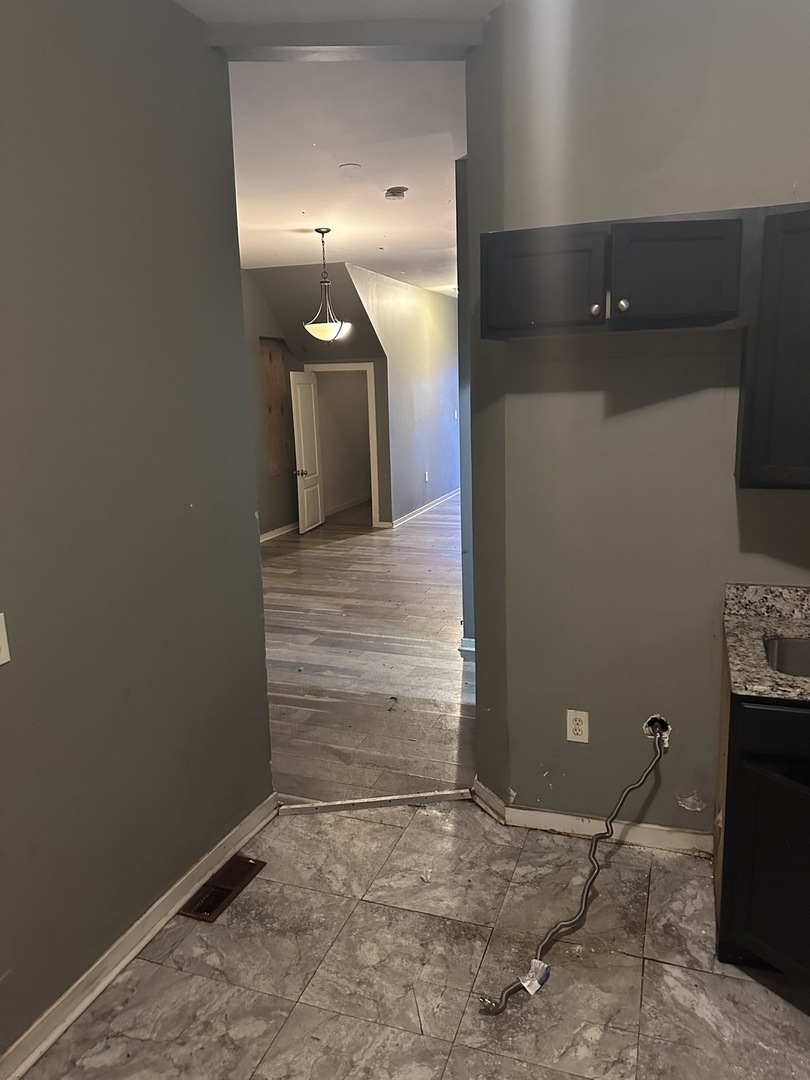 7216 South Green Street Chicago, IL 60621 - Photo 10 of 19 a view of entryway