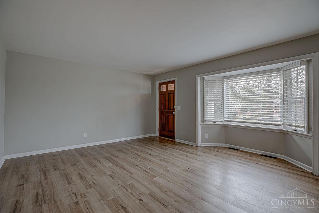 6670 Gaines Road Cincinnati, OH 45247 - Photo 5 of 40