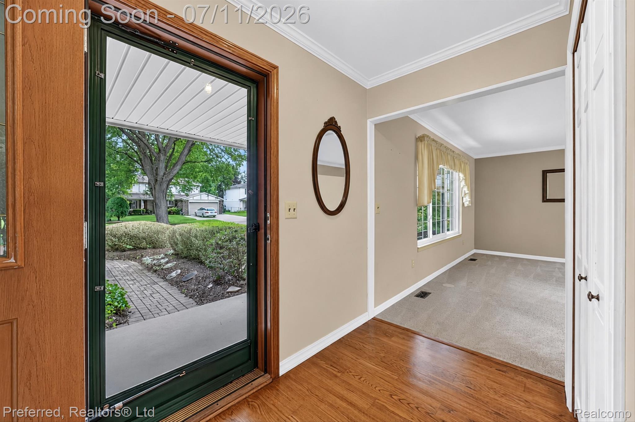 46596 Maidstone Road Canton, MI 48187 - Photo 7 of 61 Welcoming Foyer