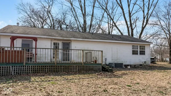 $180,000 | 9861 North 490 East, Demotte, IN 46310