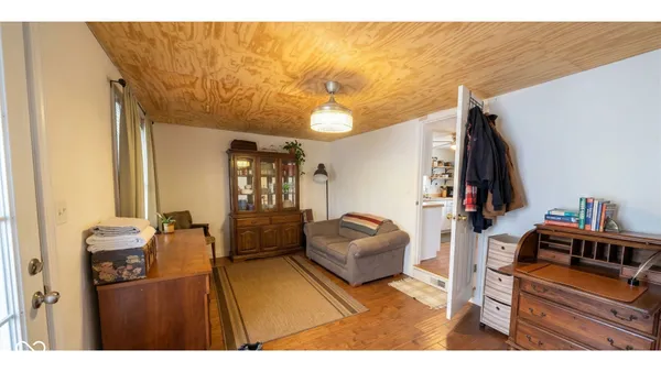 $180,000 | 9861 North 490 East, Demotte, IN 46310