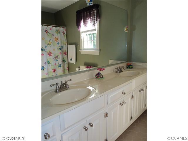 14521 Benefice Ridge Chesterfield, VA 23838 - Photo 16 of 24 Bathroom