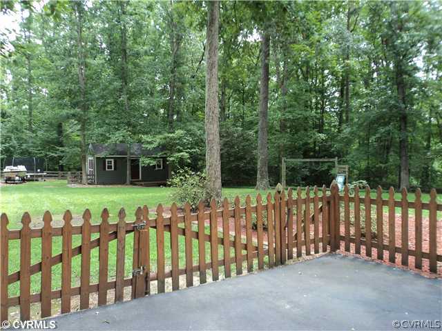 14521 Benefice Ridge Chesterfield, VA 23838 - Photo 18 of 24 Yard/Garden