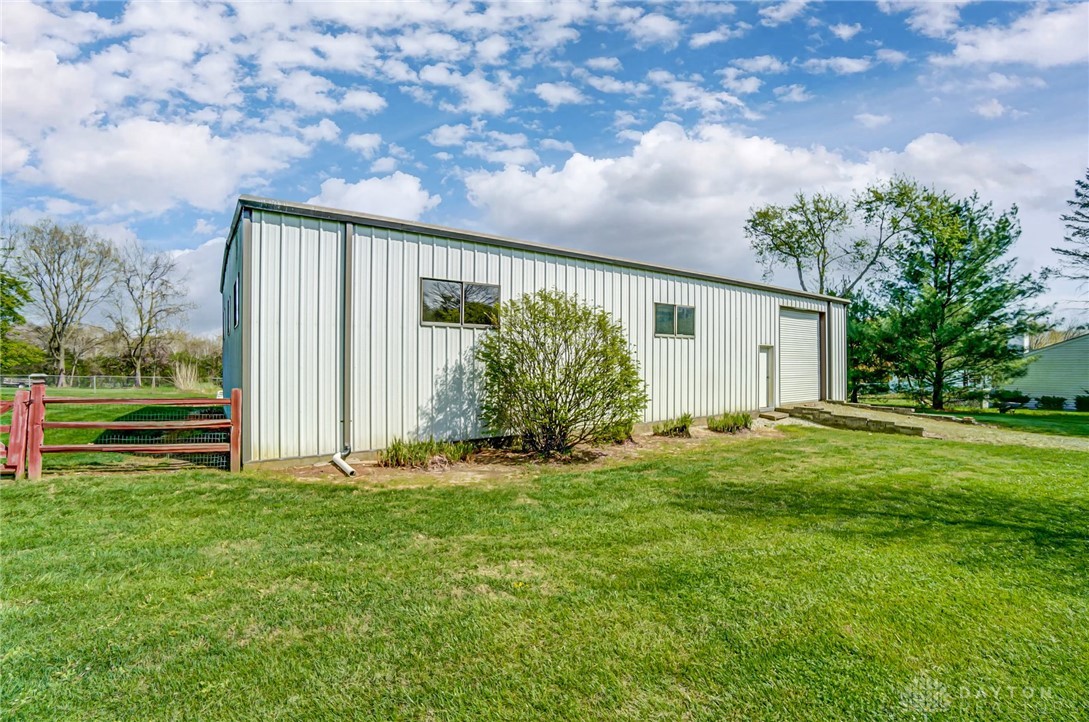 6950 Bunnell Hill Road Springboro, OH 45066 - Photo 44 of 65 2 Roll up garage doors