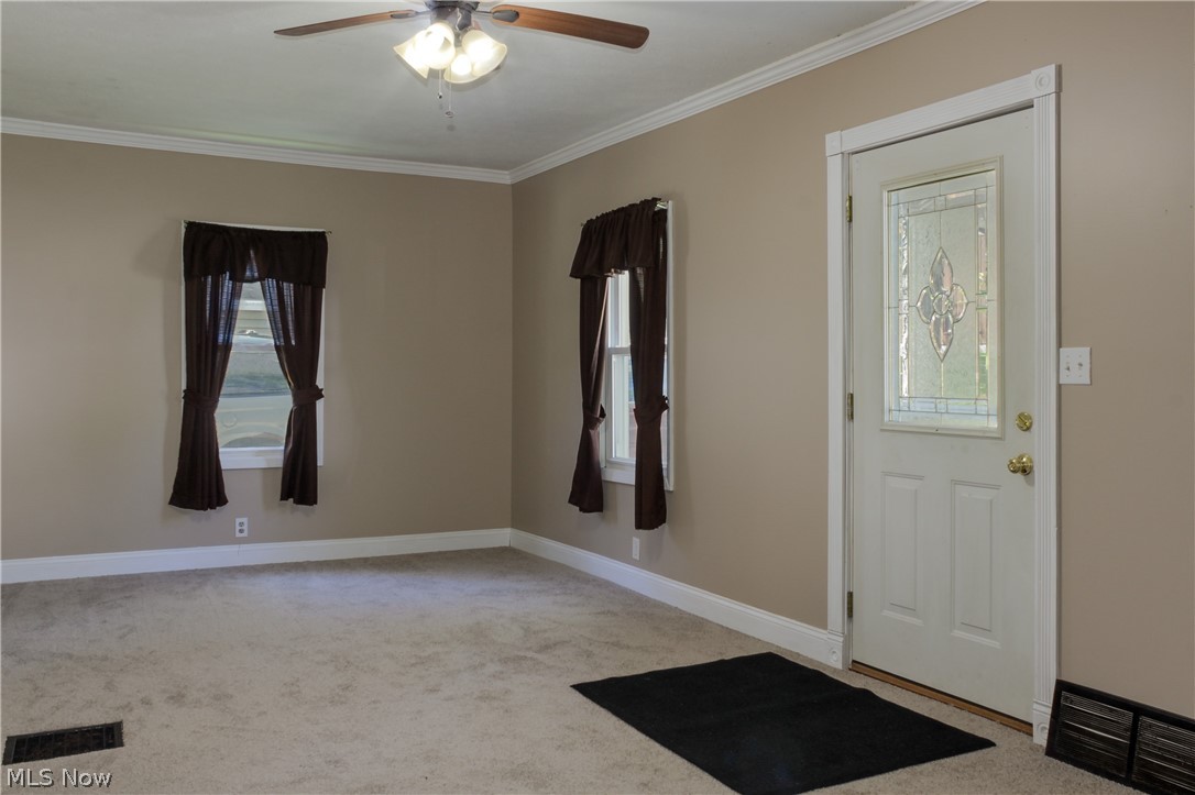 571 Perry Street Kent, OH 44240 - Photo 2 of 32