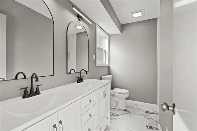 $325,000 | 8404 Willow Way, Raytown, MO 64138