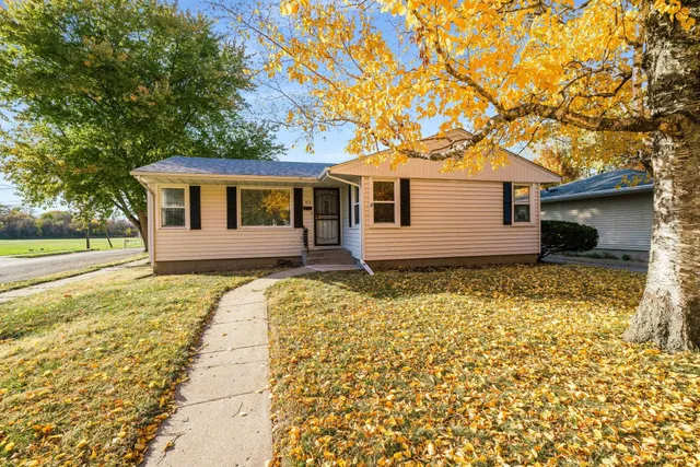 $175,000 | 417 27th Street, Rockford, IL 61108