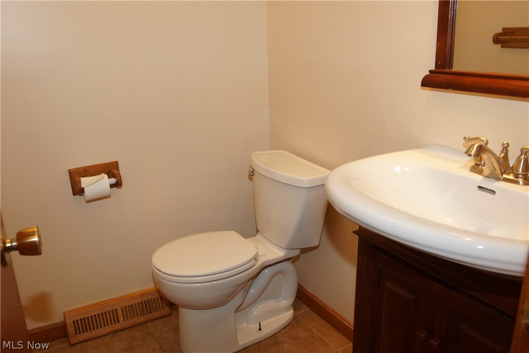 3375 Tisen Road Akron, OH 44312 - Photo 14 of 25 Gallery Image 14