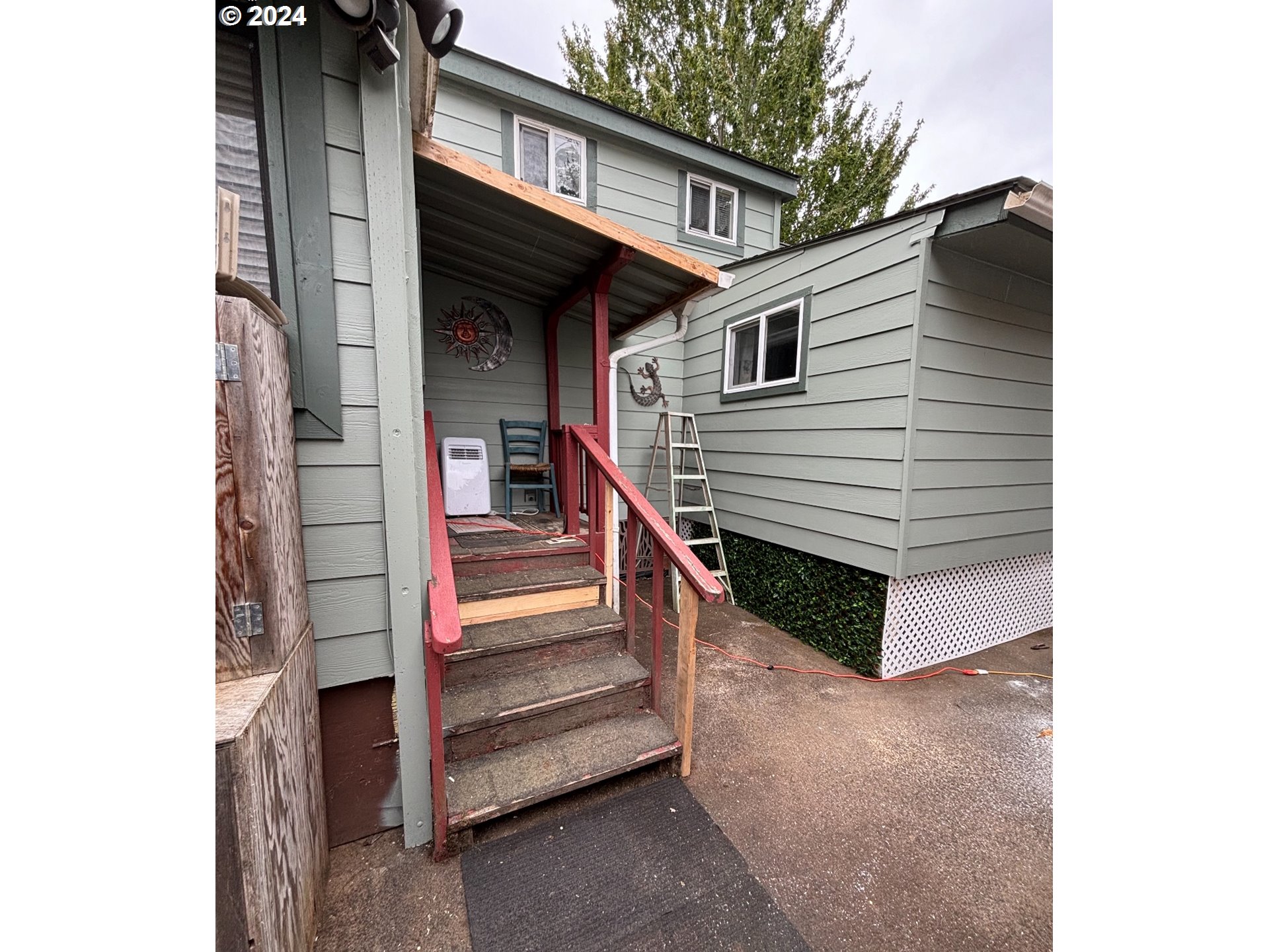 28800 Salmon River Highway Grand Ronde, OR 97347 - Photo 4 of 37 a view of entryway