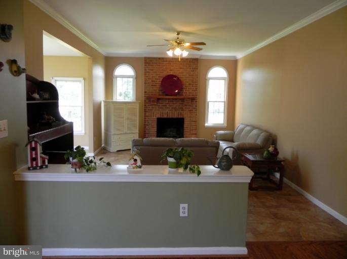 9371 River Crest Road Manassas, VA 20110 - Photo 15 of 30 Family Room