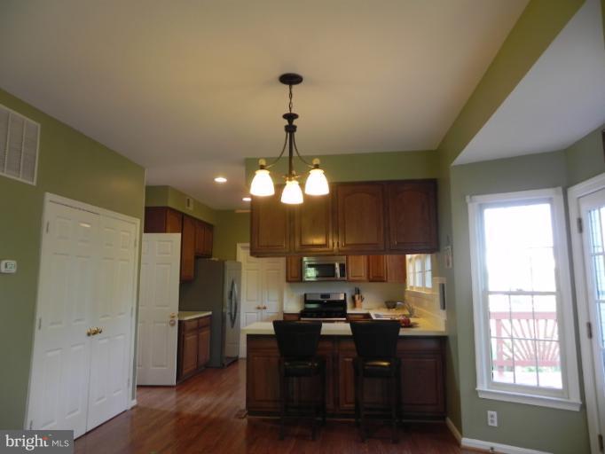 9371 River Crest Road Manassas, VA 20110 - Photo 22 of 30 Kitchen