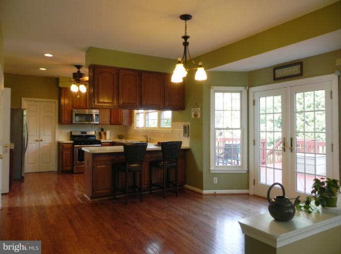 9371 River Crest Road Manassas, VA 20110 - Photo 27 of 30 Kitchen