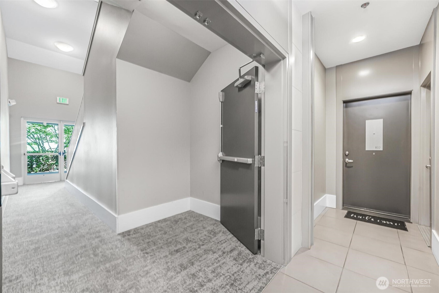 2970 Southwest Raymond Street, Unit 102 Seattle, WA 98126 - Photo 3 of 33