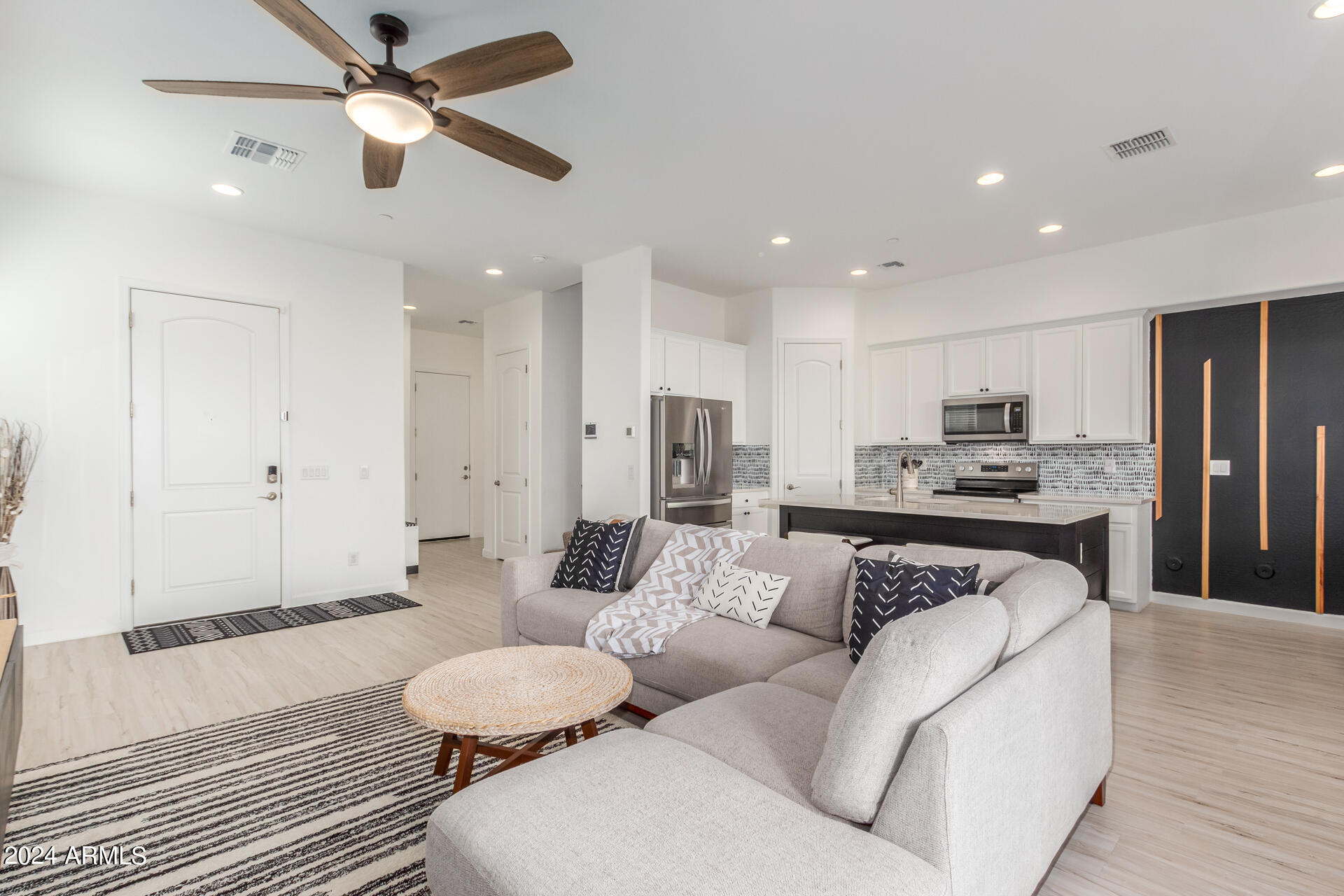 4324 East Granada Road Phoenix, AZ 85008 - Photo 3 of 38 0009-09 - Granada