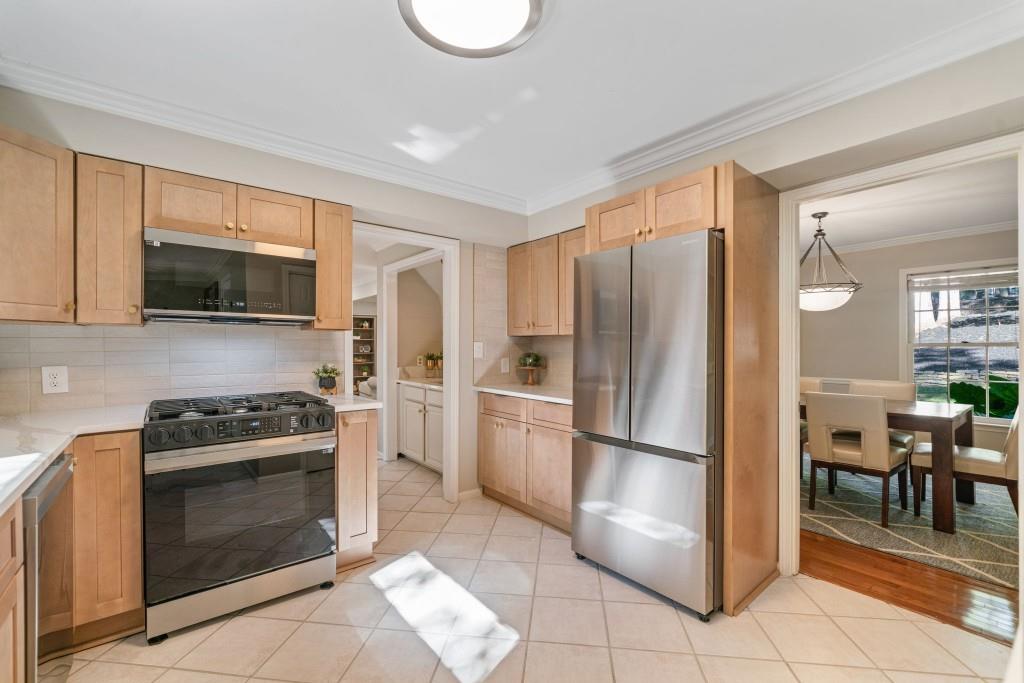 10555 Shallowford Road Roswell, GA 30075 - Photo 5 of 44