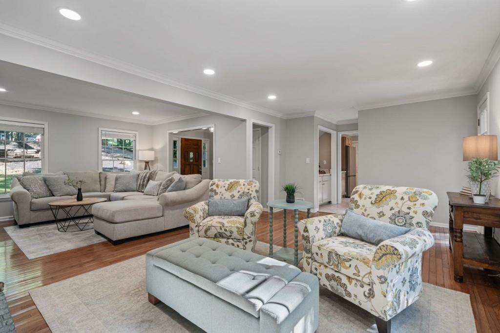 10555 Shallowford Road Roswell, GA 30075 - Photo 10 of 44