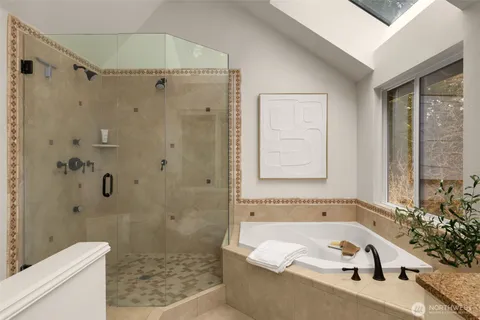 $1,628,000 | 4260 246th Place Southeast, Sammamish, WA 98029