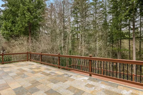$1,628,000 | 4260 246th Place Southeast, Sammamish, WA 98029